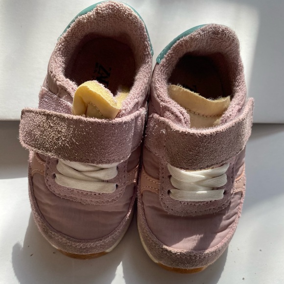 Zara Baby Tennis Shoes size: 4 - Picture 5 of 6